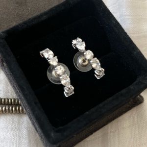 Stunning Swarovski Studs!!